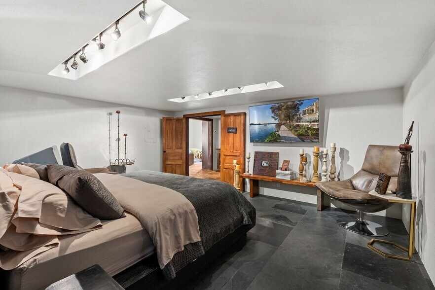 More Photos Of 1703 Highway 35 S, Rockport Office Residential For Sale