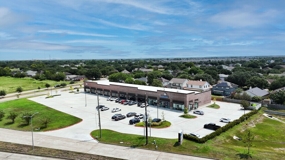 More Photos Of 5149 Reading Rd, Rosenberg Storefront For Sale