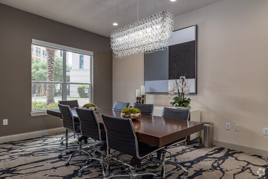 More Photos Of 12808 Queensbury Ln, Houston Apartments For Lease