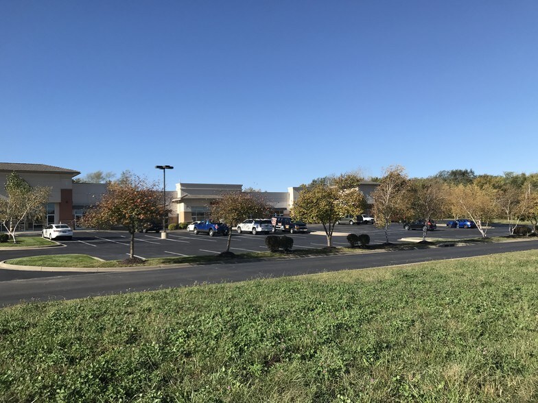 More Photos Of 3680 NE Akin Dr, Lee's Summit General Retail For Lease