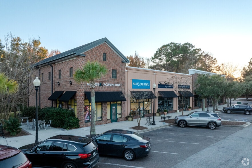 More Photos Of 600 Long Point Rd, Mount Pleasant Unknown For Lease