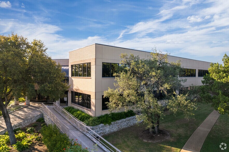 More Photos Of 3001 Bee Caves Rd, Austin Office For Lease