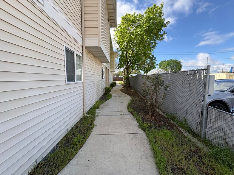 More Photos Of 119 E King St, Meridian Apartments For Sale