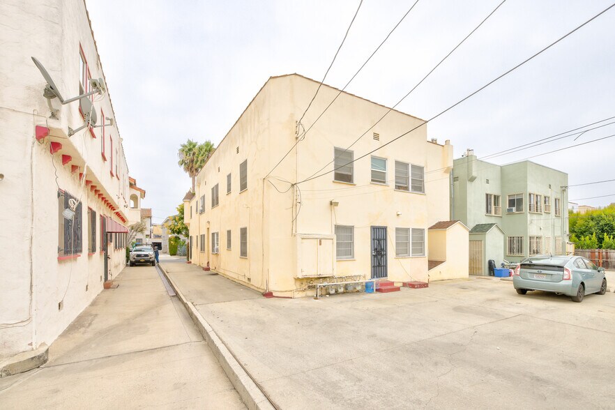 More Photos Of 445 N Spaulding Ave, Los Angeles Apartments For Sale