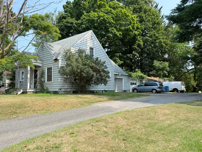 More Photos Of 7240-7286 Oswego Rd, Liverpool Restaurant For Sale