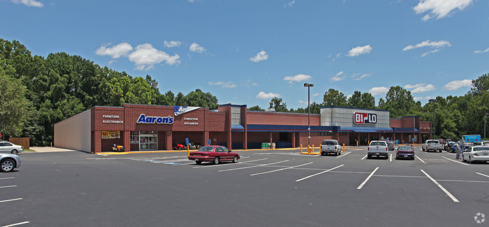 Primary Photo Of 261 S Liberty St, Waynesboro General Retail For Lease