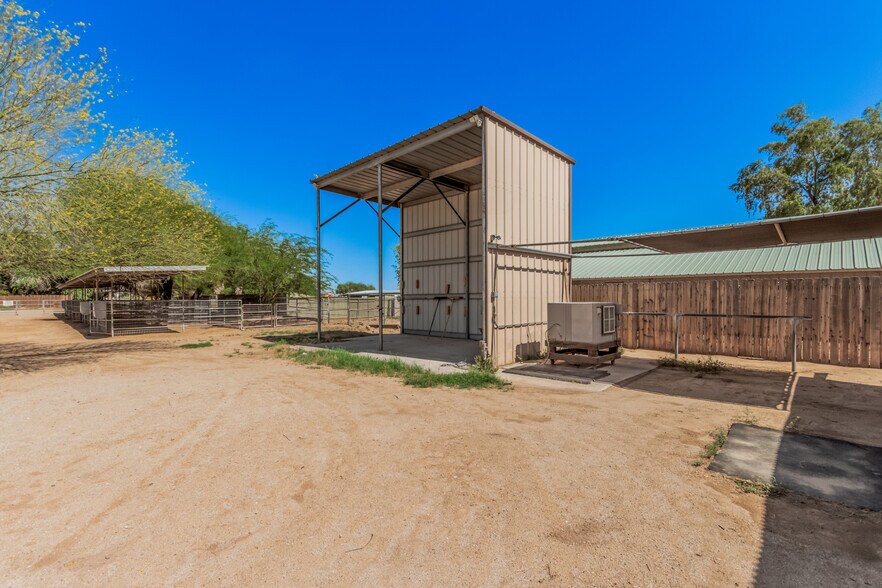 More Photos Of 7425 N Alsup Rd, Litchfield Park Horse Stables For Sale