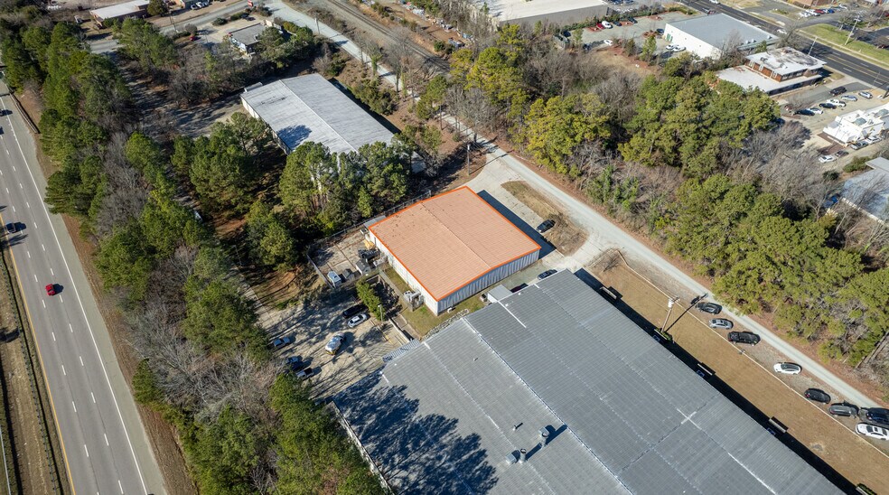 More Photos Of 2907 W Pettigrew St, Durham Warehouse For Lease