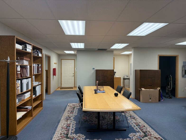 More Photos Of 1919 N Pearl St, Tacoma Office For Sale