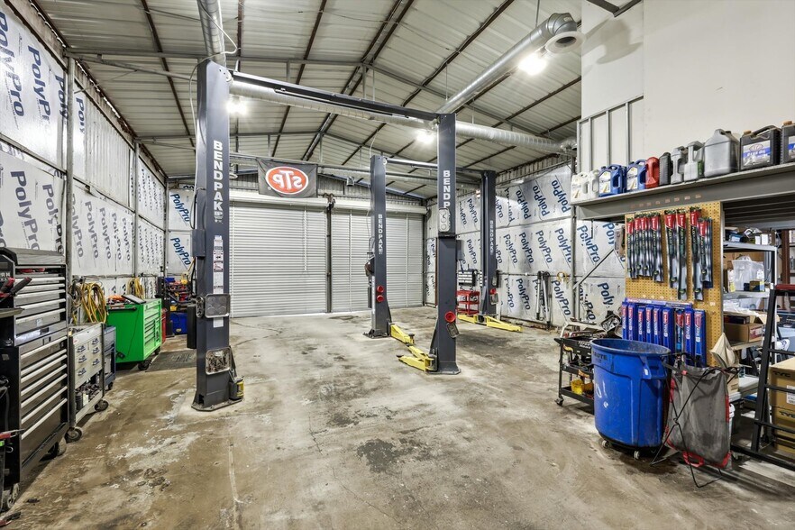 More Photos Of 103 W Franklin St, Alvord General Retail For Sale