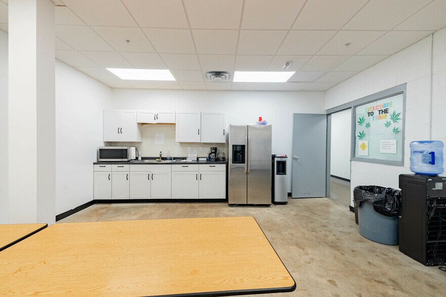 More Photos Of 4505 Oakman Blvd, Detroit Industrial For Sale