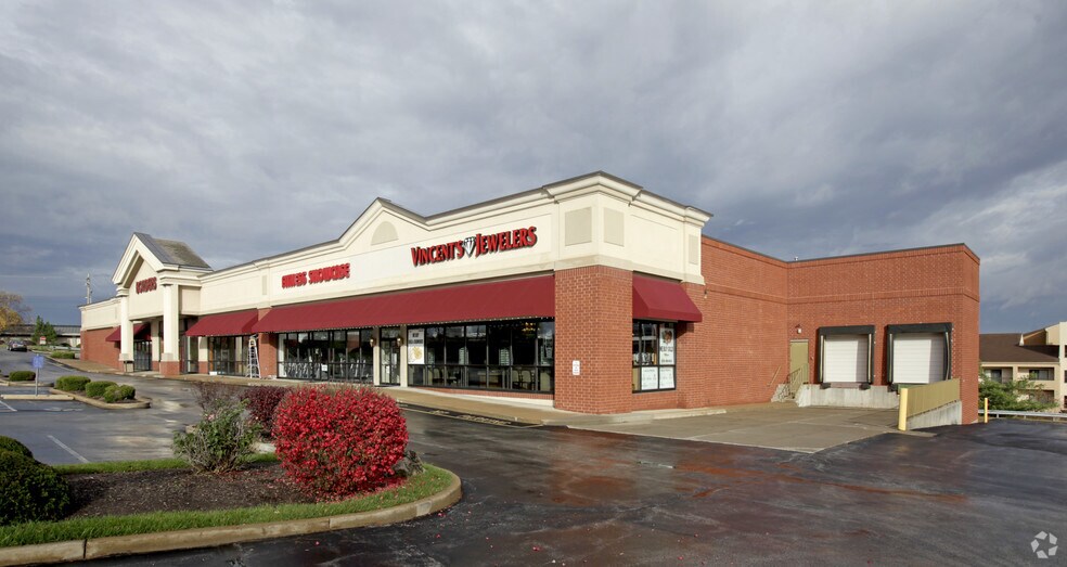 More Photos Of 11733-11745 Olive Blvd, Creve Coeur General Retail For Sale