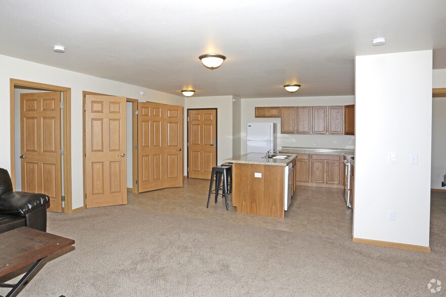 More Photos Of 501 12th Ave SE, Stanley Apartments For Lease