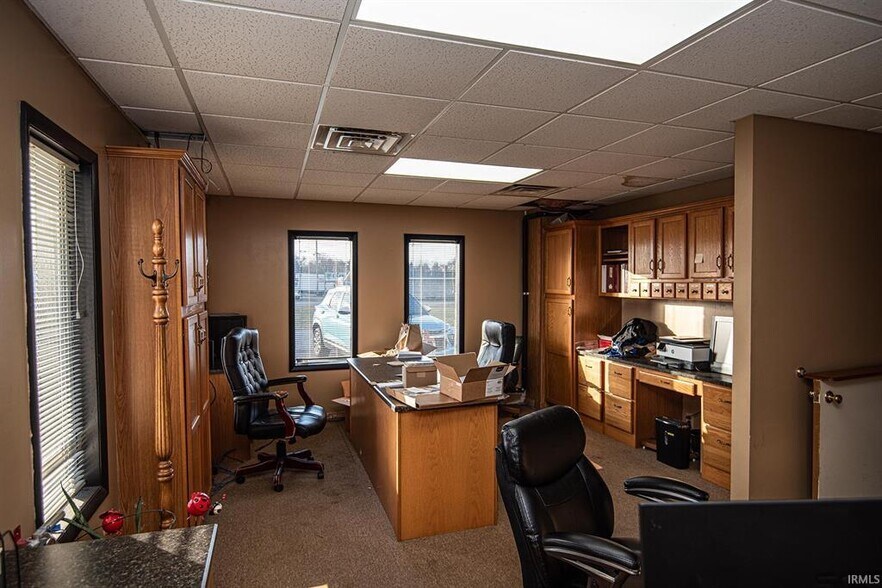 More Photos Of 1985 S Old US 41, Vincennes Industrial For Sale