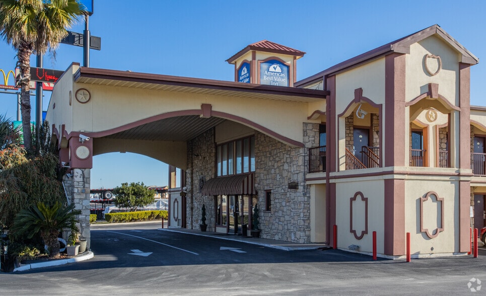 More Photos Of 15101 S Interstate 35, Buda Hotel For Sale
