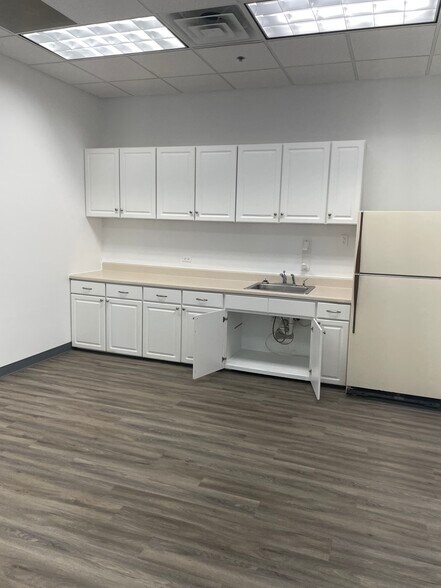 More Photos Of 2860 W State Road 84, Fort Lauderdale Office For Lease