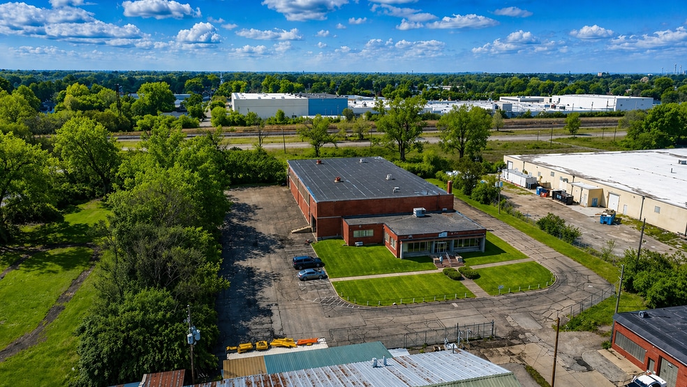 Primary Photo Of 105 S Keystone Ave, Indianapolis Warehouse For Lease