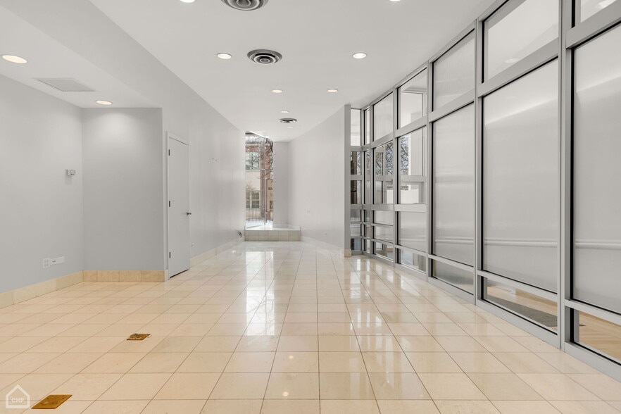 More Photos Of 1309-1311 E 57th St, Chicago Office For Lease