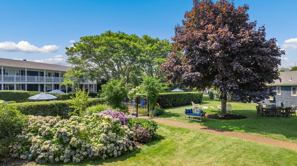 More Photos Of 105 Bradford Street Ext, Provincetown Hotel For Sale