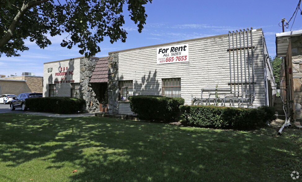 Primary Photo Of 517 Acorn St, Deer Park Manufacturing For Lease