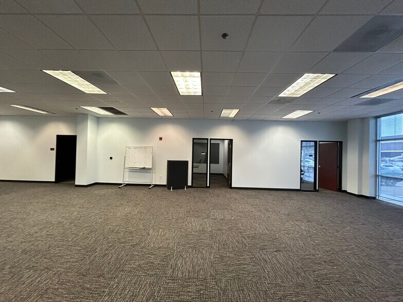 More Photos Of 4343 W Royal Ln, Irving Warehouse For Lease