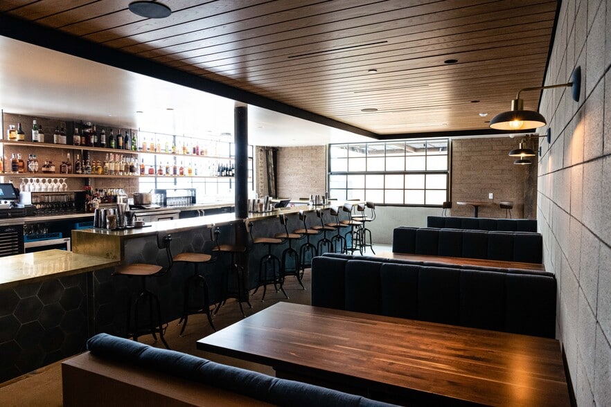 More Photos Of 2419-2425 Michigan Ave, Santa Monica Loft Creative Space For Lease