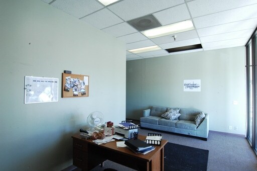 More Photos Of 2465 N Main St, Sunset Unknown For Lease