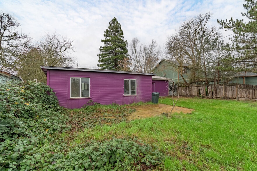 More Photos Of 478 E 32nd Ave, Eugene Manufactured Housing Mobile Home Park For Sale