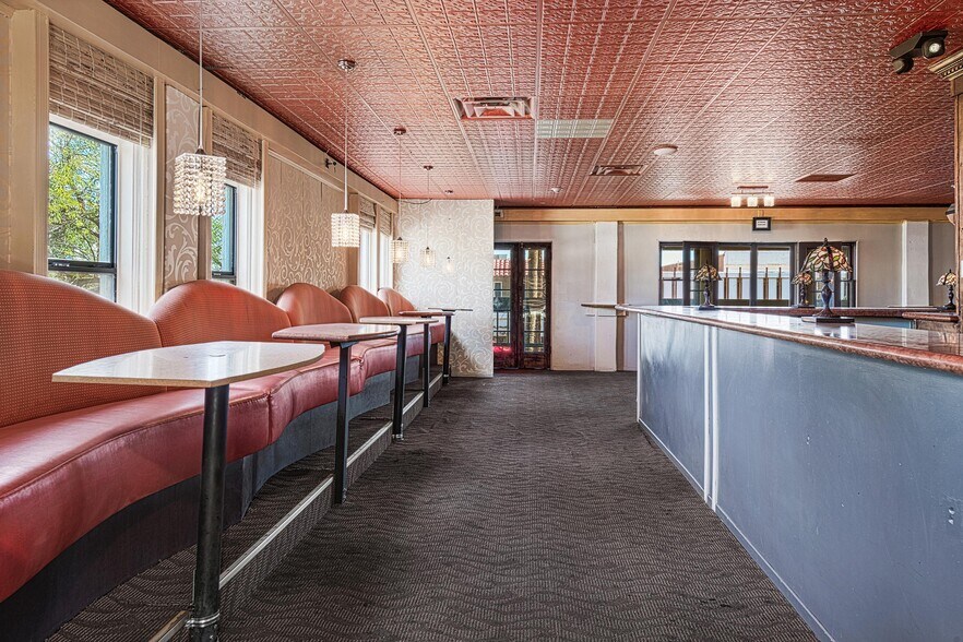 More Photos Of 369 N Palm Canyon Dr, Palm Springs Restaurant For Sale