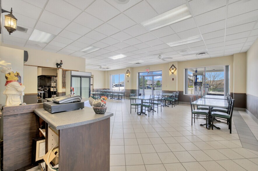 More Photos Of 1727 Division Rd N, Kingsville Restaurant For Sale