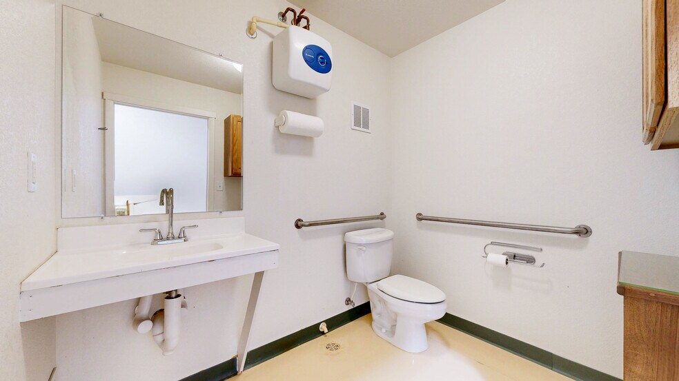 More Photos Of 200 12th St SW, Loveland Warehouse For Sale