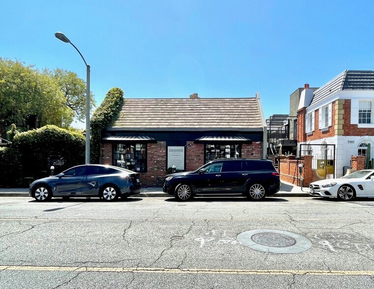More Photos Of 242 26th St, Santa Monica Medical For Lease