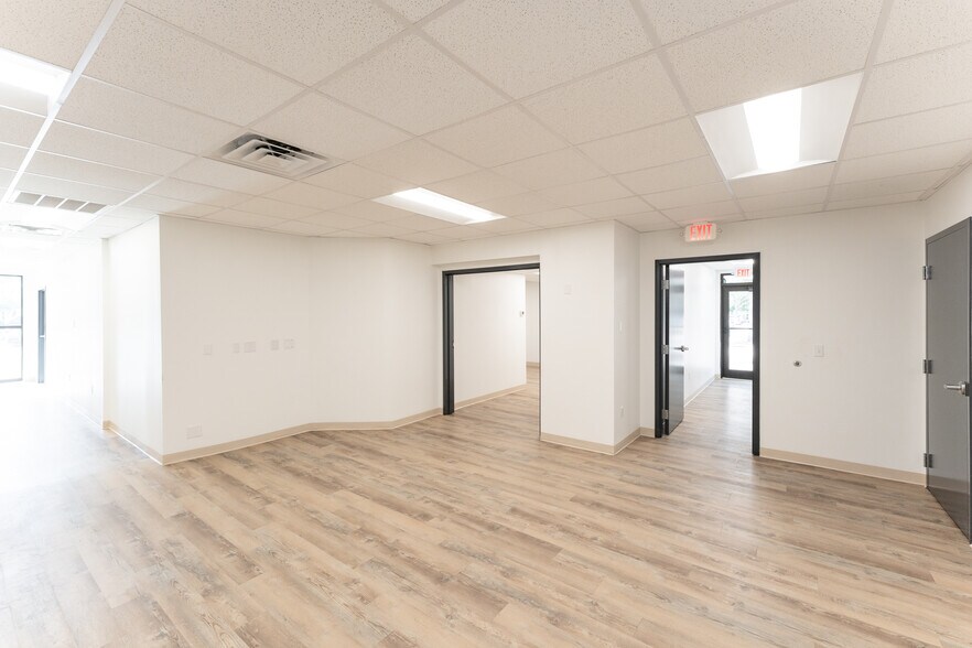 More Photos Of 4031 Upper Creek Dr, Sun City Center Medical For Sale