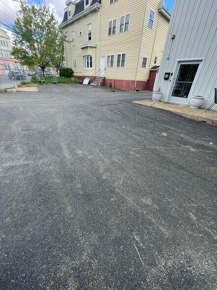 More Photos Of 43 Summer St, Somerville Loft Creative Space For Lease