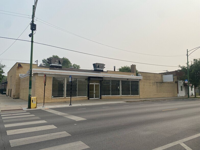 More Photos Of 5101 W Division St, Chicago Storefront For Lease