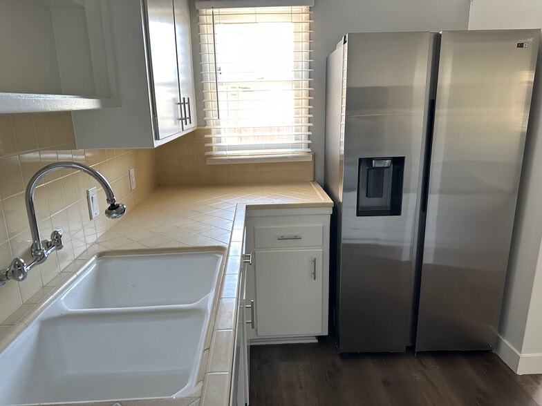 More Photos Of 147 N Myrtle Ave, Monrovia Apartments For Sale