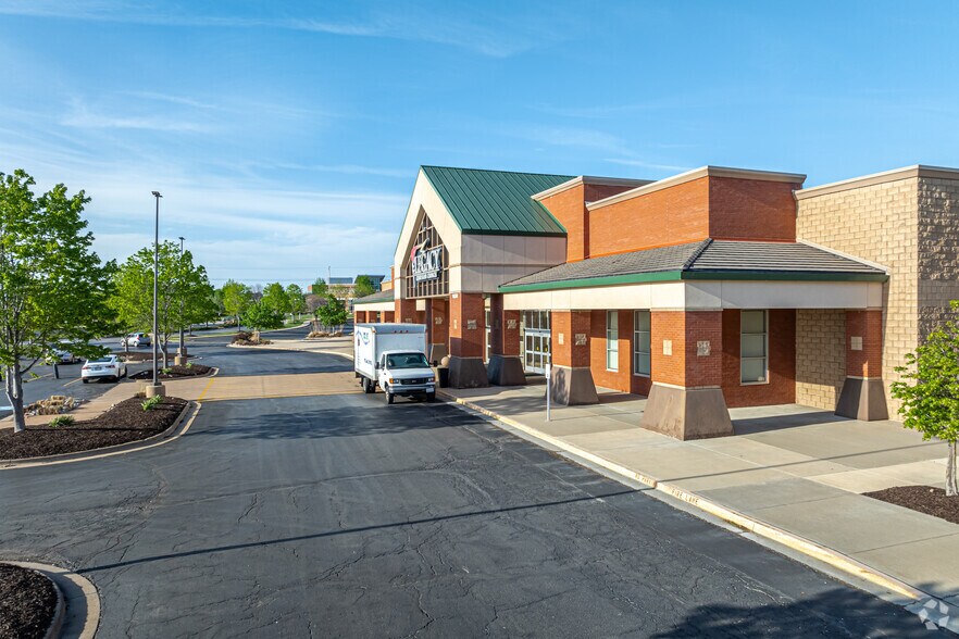 More Photos Of 14401 W Metcalf Ave, Overland Park Unknown For Lease