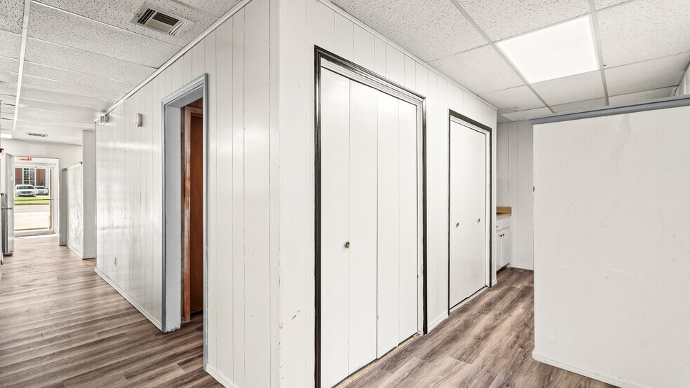 More Photos Of 8720 S Penn Ave, Oklahoma City Office For Sale