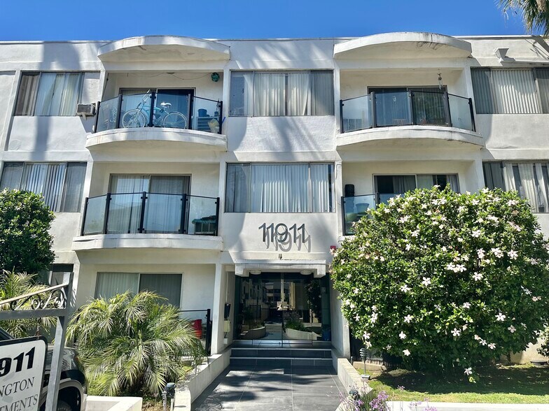 More Photos Of 11911 Weddington St, Valley Village Apartments For Sale