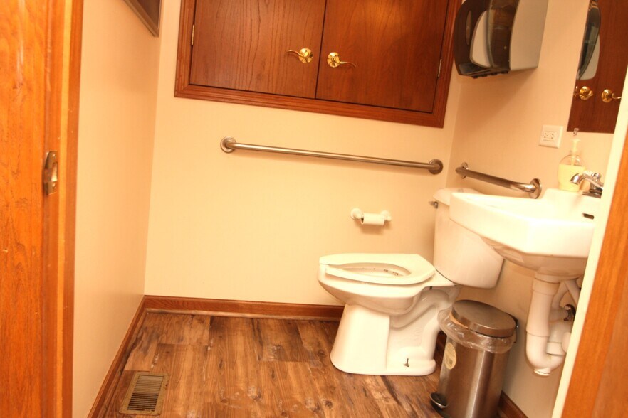 More Photos Of 111 Railroad Ave, Bartlett Office For Lease