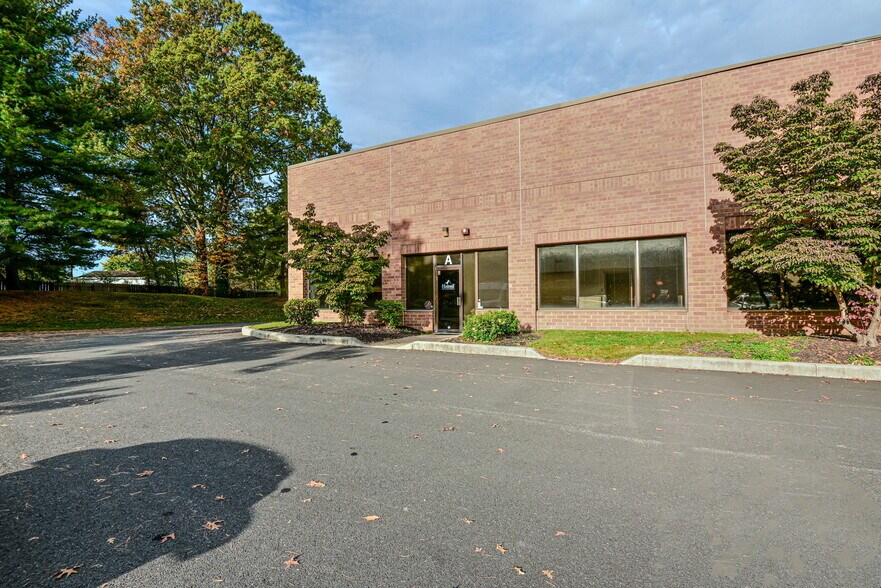More Photos Of 118 Lukens Dr, New Castle Unknown For Lease