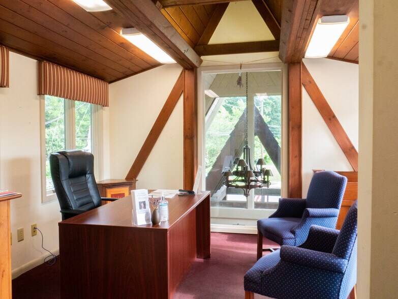 More Photos Of 109 W Main St, Clinton Township Medical For Lease