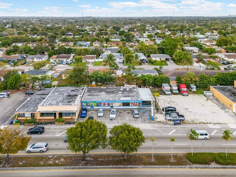 More Photos Of 6246-6252 Pembroke Rd, Miramar Storefront For Sale