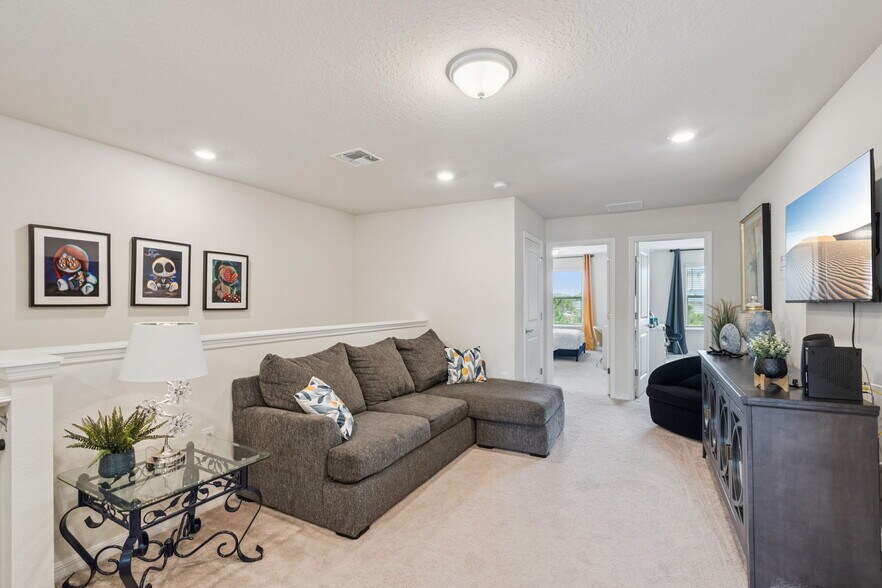 More Photos Of 921 Paradise Dr, Davenport Apartments For Sale