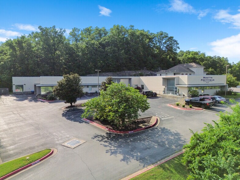 More Photos Of 2601 N Walton Blvd, Bentonville Office For Lease