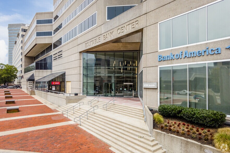 More Photos Of 100 S Charles St, Baltimore Office For Sale