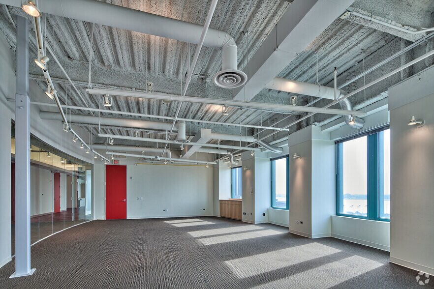 More Photos Of 150 W Jefferson Ave, Detroit Office For Lease