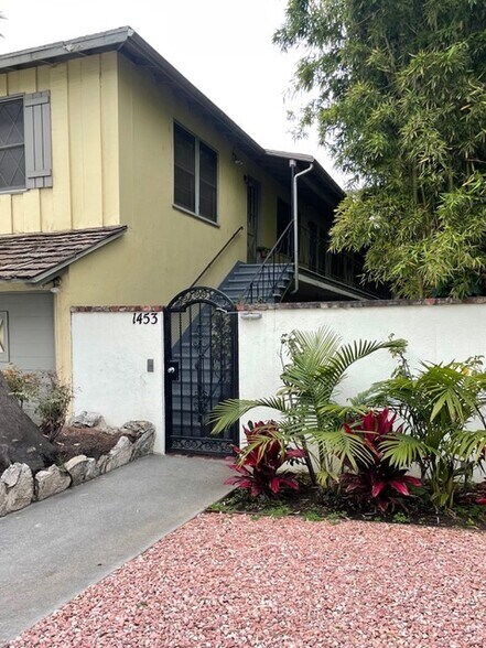 More Photos Of 1453 S Westgate Ave, Los Angeles Apartments For Sale