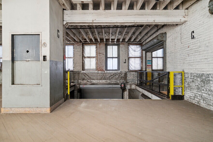 More Photos Of 2916 Weikel St, Philadelphia Warehouse For Sale