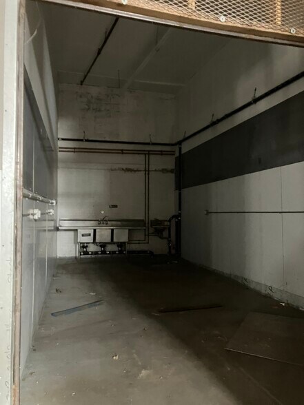 More Photos Of 27-21 51st Ave, Long Island City Warehouse For Lease